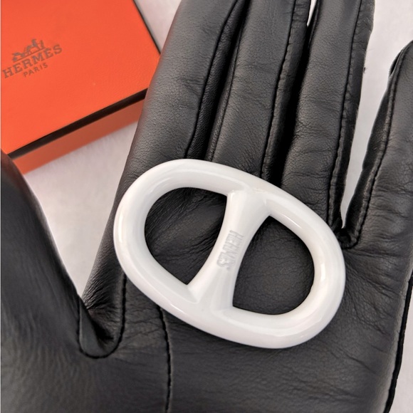 Hermes White Enamel Chaine d’Ancre Scarf 90 Ring with Box (Excellent Condition) - Picture 4 of 10